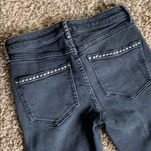 Free People distressed stretch Skinny jeans.